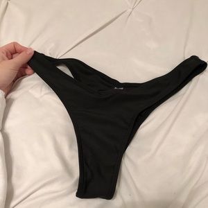 black cheeky high leg bikini bottoms
